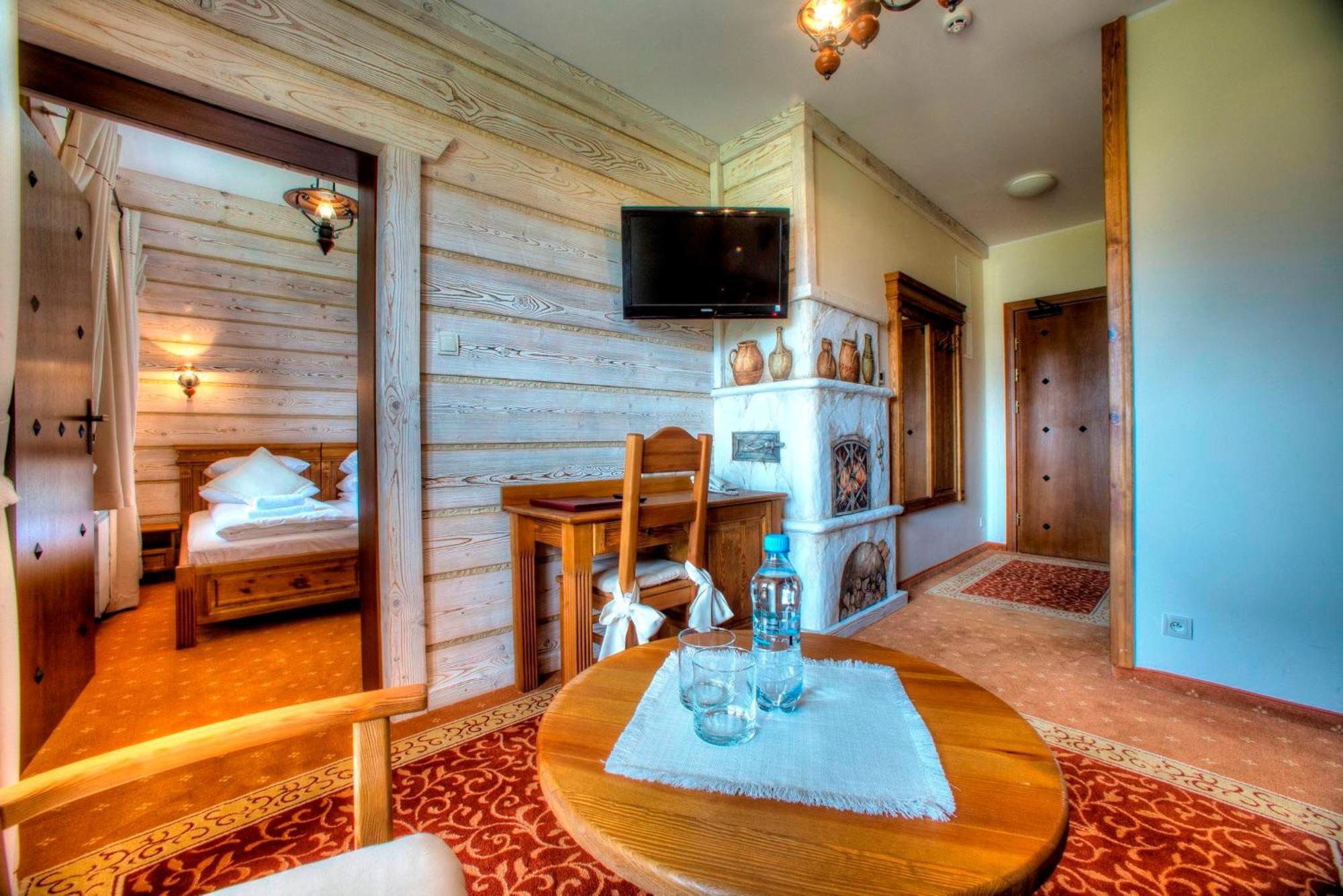 Hotel Carpatia Bieszczadzki Gosciniec เวทลีนา ภายนอก รูปภาพ